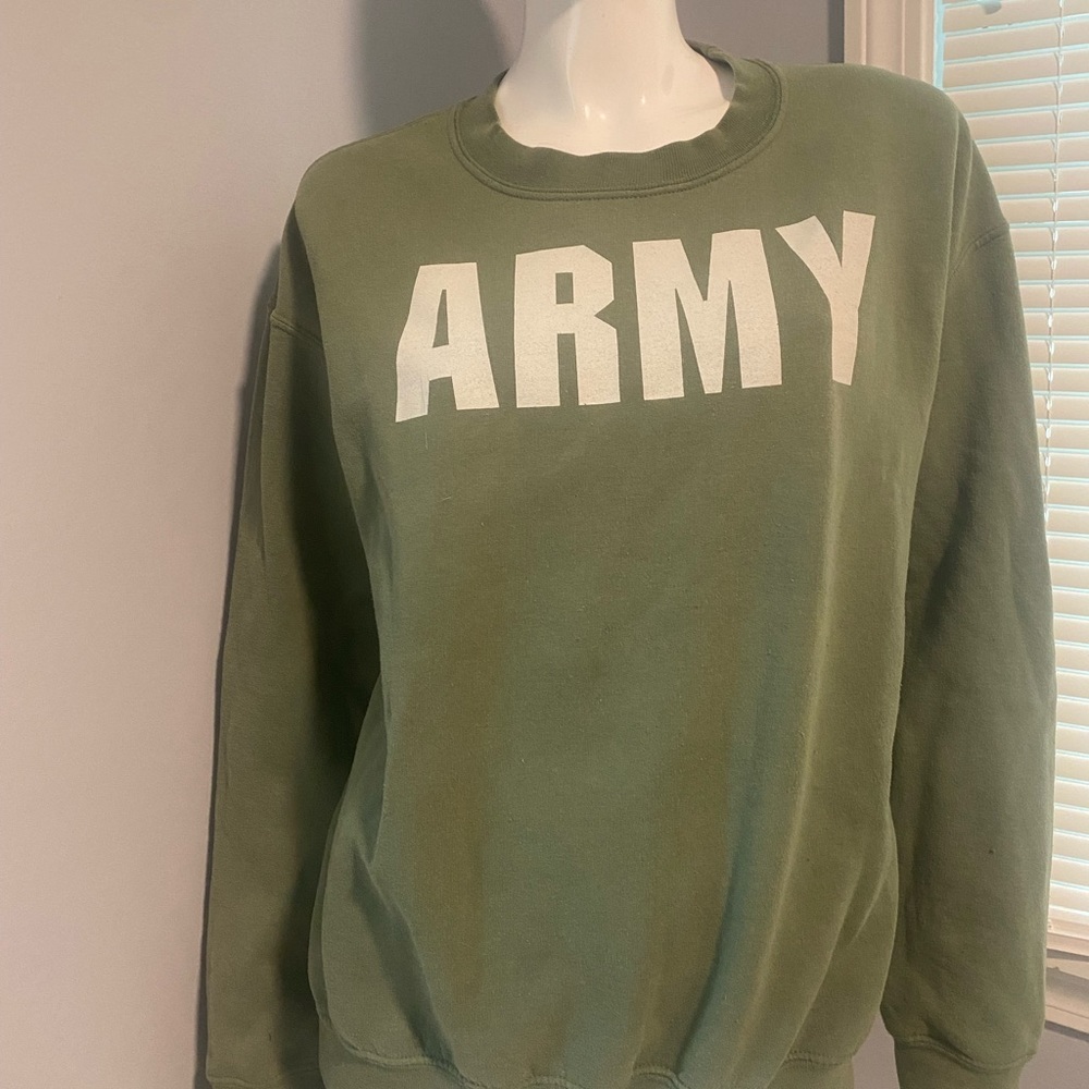 Urban Outfitters Officially Licensed U.S. Army Crewneck